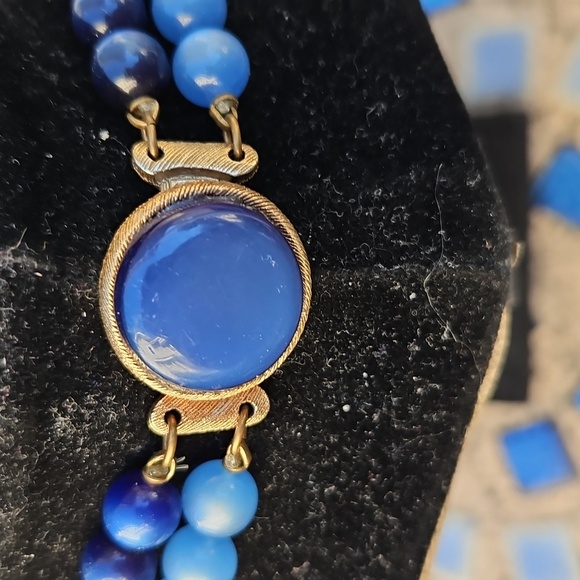 Vintage Light Blue Dark Blue Lucite Double Stranded Moon Glow Necklace - Picture 5 of 5